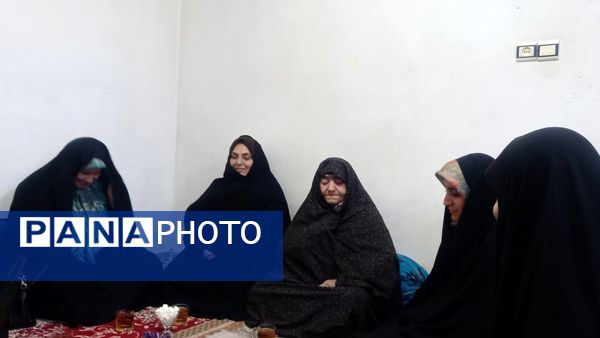 دیدار بانوان پایگاه پنج تن از مادر شهید یدالله علیزاده