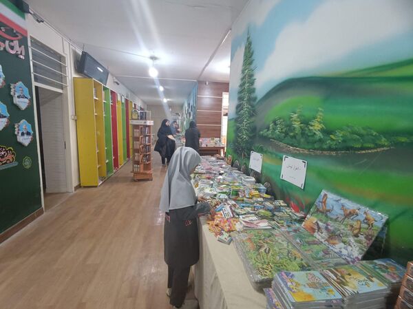 نمایشگاه کتاب در کانون فرهنگی تربیتی ولی عصر(عج) 