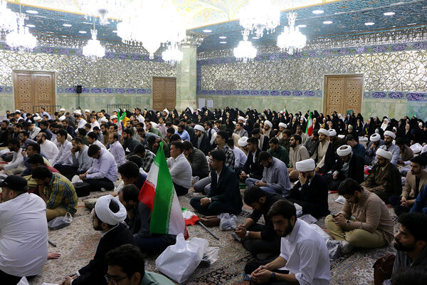 جشن ازدواج طلبگی ۲۰۰ زوج در حرم حضرت معصومه(س)