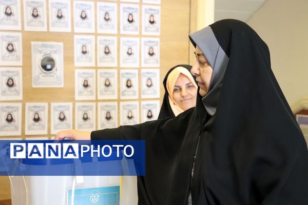 حضور پرشور مردم شهرری و قیامدشت در پای صندوق‌های رأی