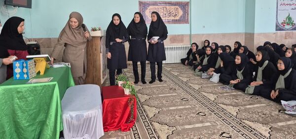 جشن باشکوه پیروزی انقلاب در مدارس مروست