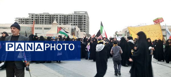 حضور پر شکوه مردم شهید پرور مشهد مقدس در عرصه میدان شهدا