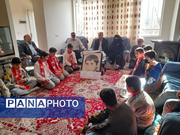 تجلیل پیشتازان از مادران شهدا به‌مناسبت هفته قرآن، عترت و نماز در خداآفرین