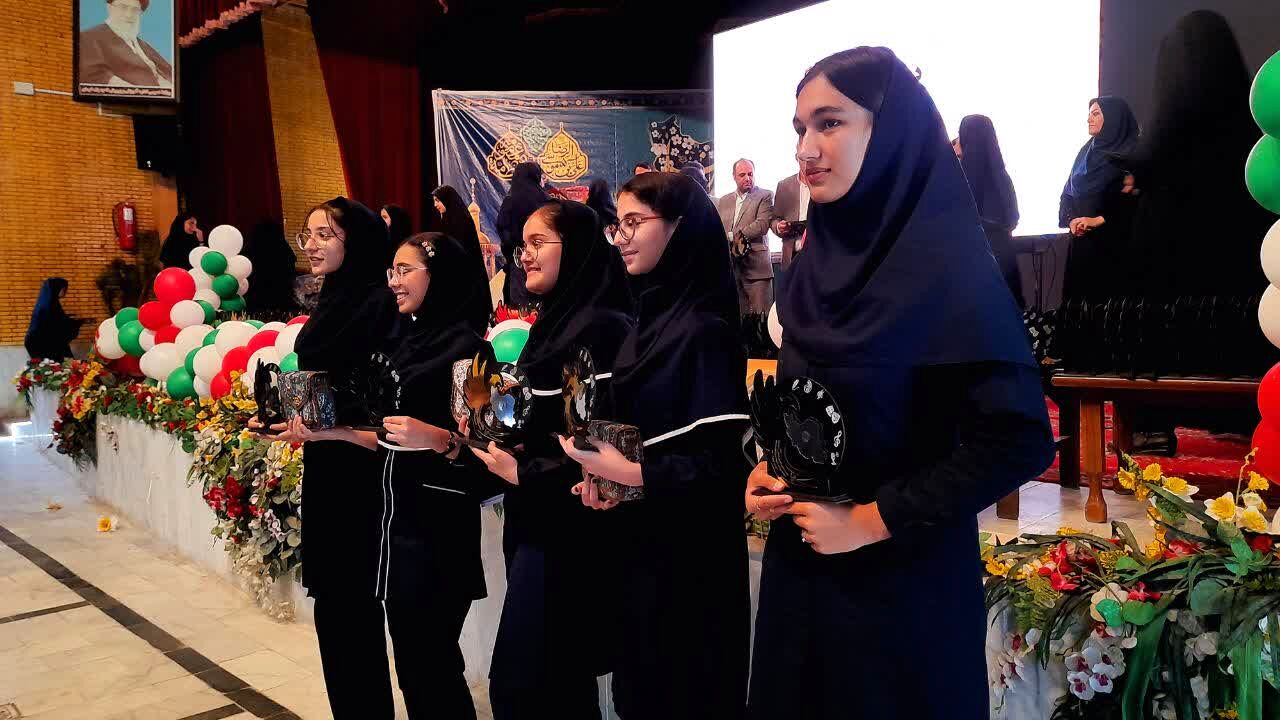 تقدیر از برگزیدگان جشنواره امید فردا