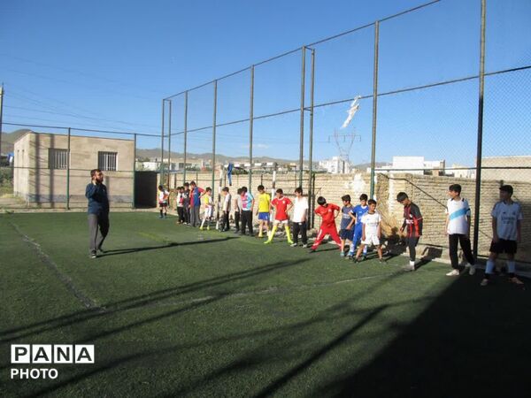جلسه لیگ فوتسال نوجوانان مساجد فعال زنجان