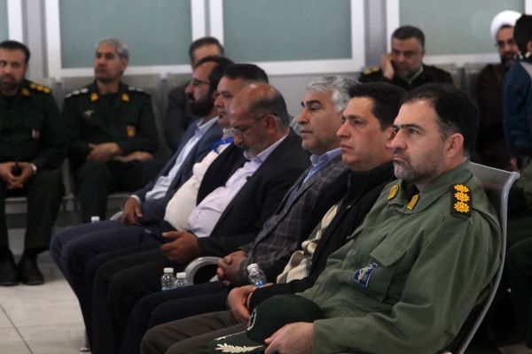 مراسم نمادین ورود امام خمینی(ره) در فرودگاه شهید صدوقی یزد