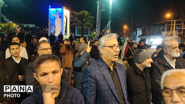 شهرستان کوهدشت هر شب خیابان هایش از مردم غیورش پر می شود