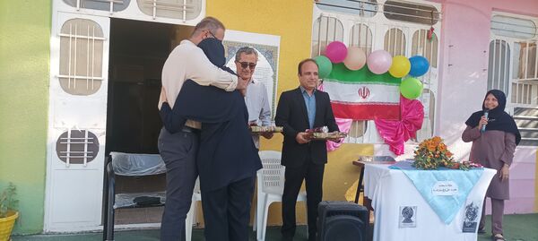 شور و شوق دانش‌آموزان در روز پدر