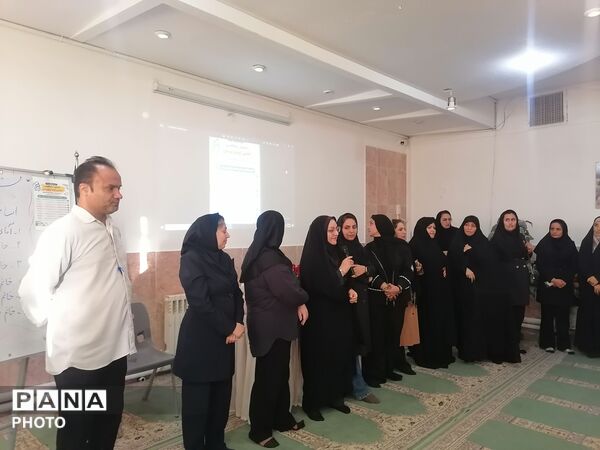 انتخابات انجمن اولیاء و مربیان در دبستان حافظه سلیمانشاهی