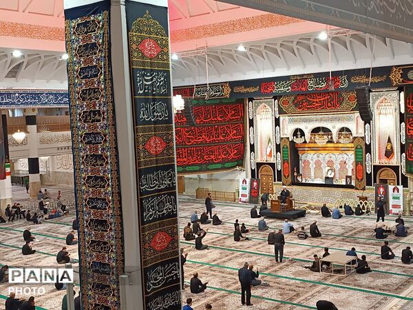 عزاداری زائران حرم حضرت معصومه(س) در روز اربعین