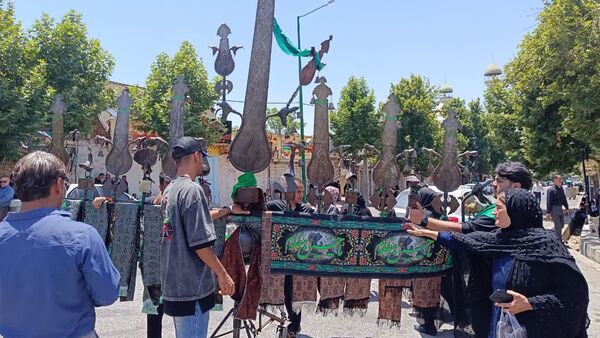 حضور پرشور کودکان و نوجوانان یاسوجی در روز عاشورا 