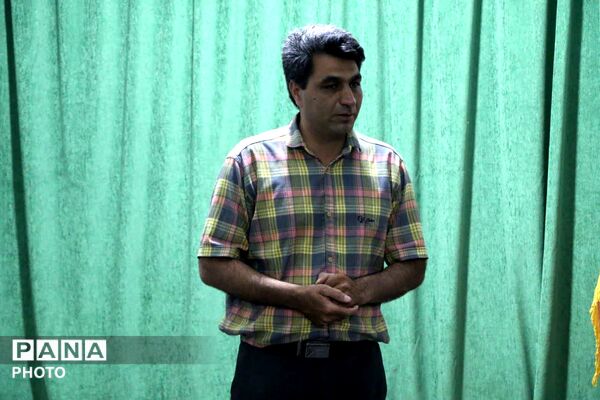 دورهمی شاعران دانش‌آموزی و اساتید شعر در کانون خزعلی