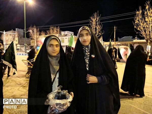  وقتی خودروها و قلب‌ها در مسیر رهبر شهید هم‌صدا شدند