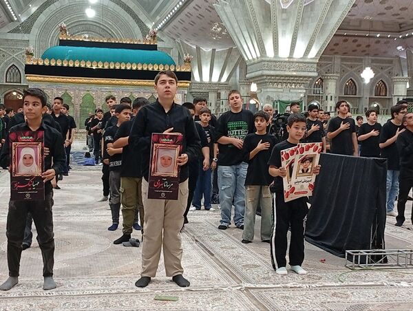 برگزاری سوگواره «احلی من العسل» در حرم امام خمینی (ره) 