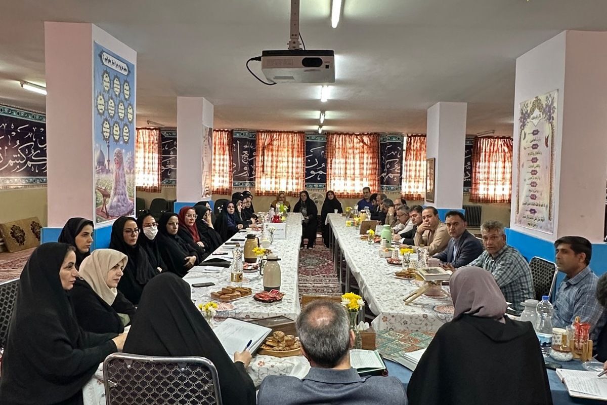 از تصمیم تا اجرا و بازتاب حضور مدیران در نشست راهبردی جدید در دبستان سمیه