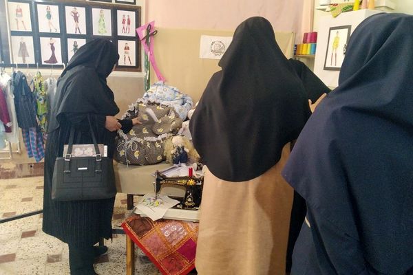برگزاری جشنواره هفته مشاغل در هنرستان کوثر قیامدشت ری یک