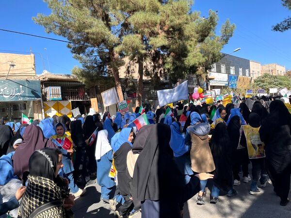 راهپیمایی سیزدهم آبان ماه در شهرستان خلیل آباد 