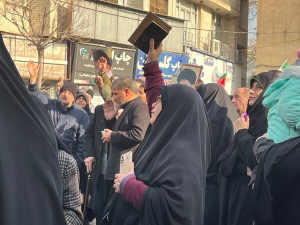 راهپیمایی محکومیت اغتشاشات و هتک حرمت به قرآن کریم و مساجد و تشییع شهدای امنیت در کرج