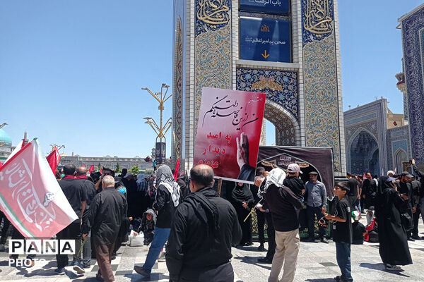 مشهد در سوگ؛ بدرقه باشکوه رهبر شهید انقلاب در جوار بارگاه رضوی/۲