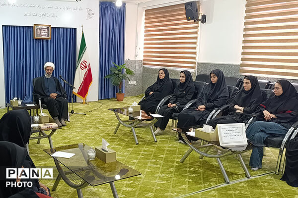 دیدار امور بانوان آموزش‌ و پرورش و استانداری با نماینده ولی‌فقیه در بجنورد به مناسبت روز دختر