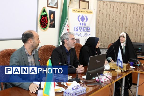 تجلیل از دانش‌آموز خبرنگاران پانا کاشان