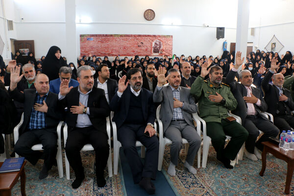 برپایی جشن «حضور تا ظهور» در دبیرستان شهیده حسنی سعدی قم