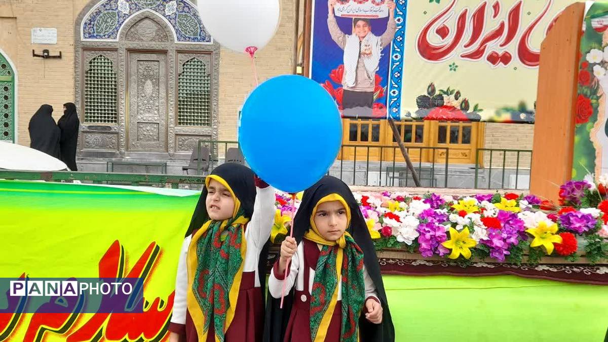 جشن بهار انقلاب در راهپیمایی ۲۲ بهمن در تفت