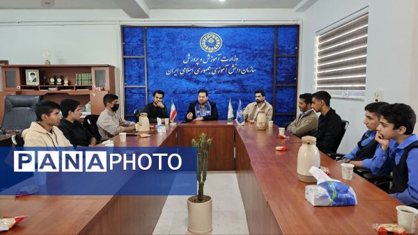 شما دانش آموزان آینده‌سازان این سرزمینید