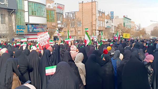 سیلی محکم مردم مرند به عوامل تروریستی 