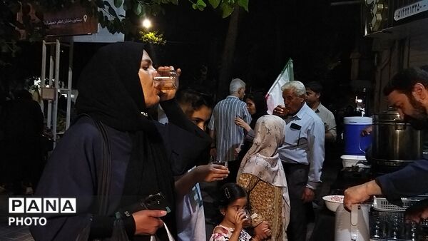 چایخانه حوزه علمیه گلشن در صد و چهل و چهارمین شب از اجتماعات مردمی 