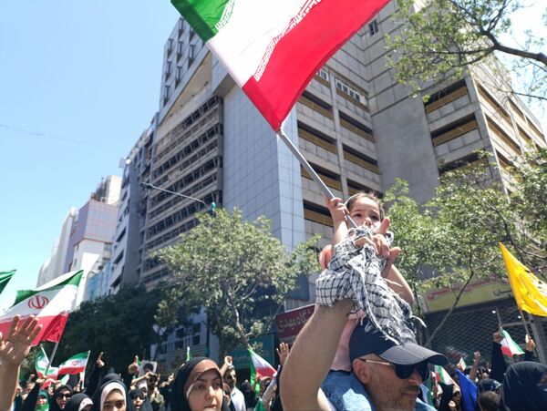 راهپیمایی جمعه خشم و نصر با حضور پرشور مشهد مقدس برگزار شد