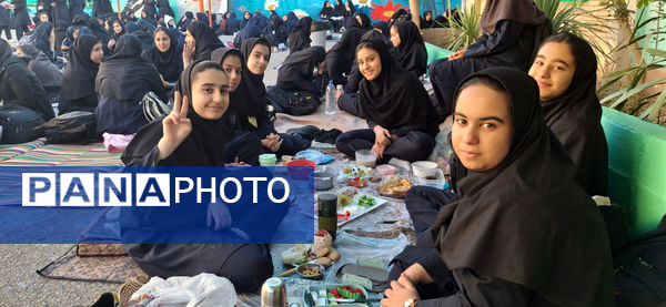 آیین صبحانه سالم در دبیرستان اخوان کریمی قم