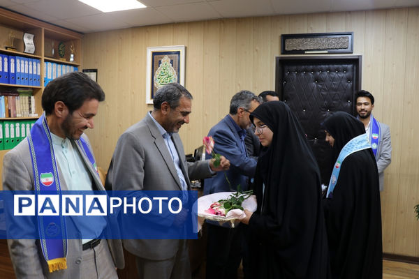 سپاس معلم در اداره آموزش و پرورش خراسان رضوی توسط دختران پیشتاز