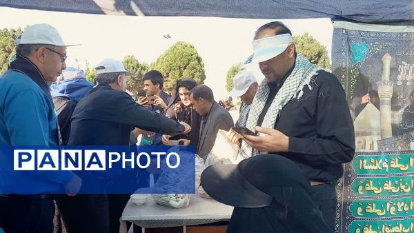 خدمت‌رسانی موکب سازمان دانش‌آموزی کهگیلویه و بویراحمد در پیاده‌روی جاماندگان اربعین