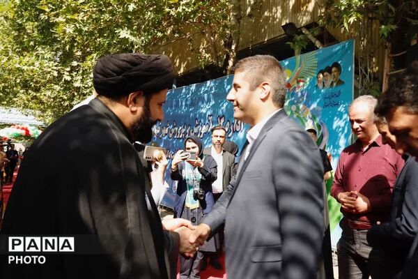 نقش‌آفرینی مناطق ۱۹گانه در افتتاحیه پایگاه‌های تابستانی دانش‌آموزان تهران