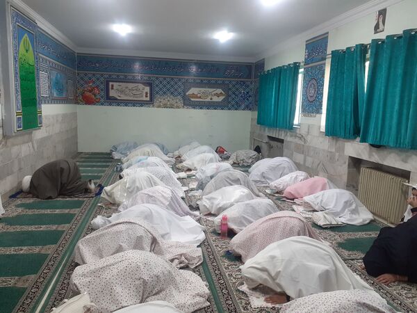 حضور مستمر دانش‌آموزان مدرسه هدی یک در مسجد 