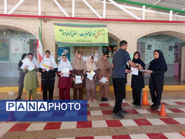 برگزاری مسابقه بین‌مدرسه‌ای طناب‌زنی ویژه دختران در حاجی‌آباد