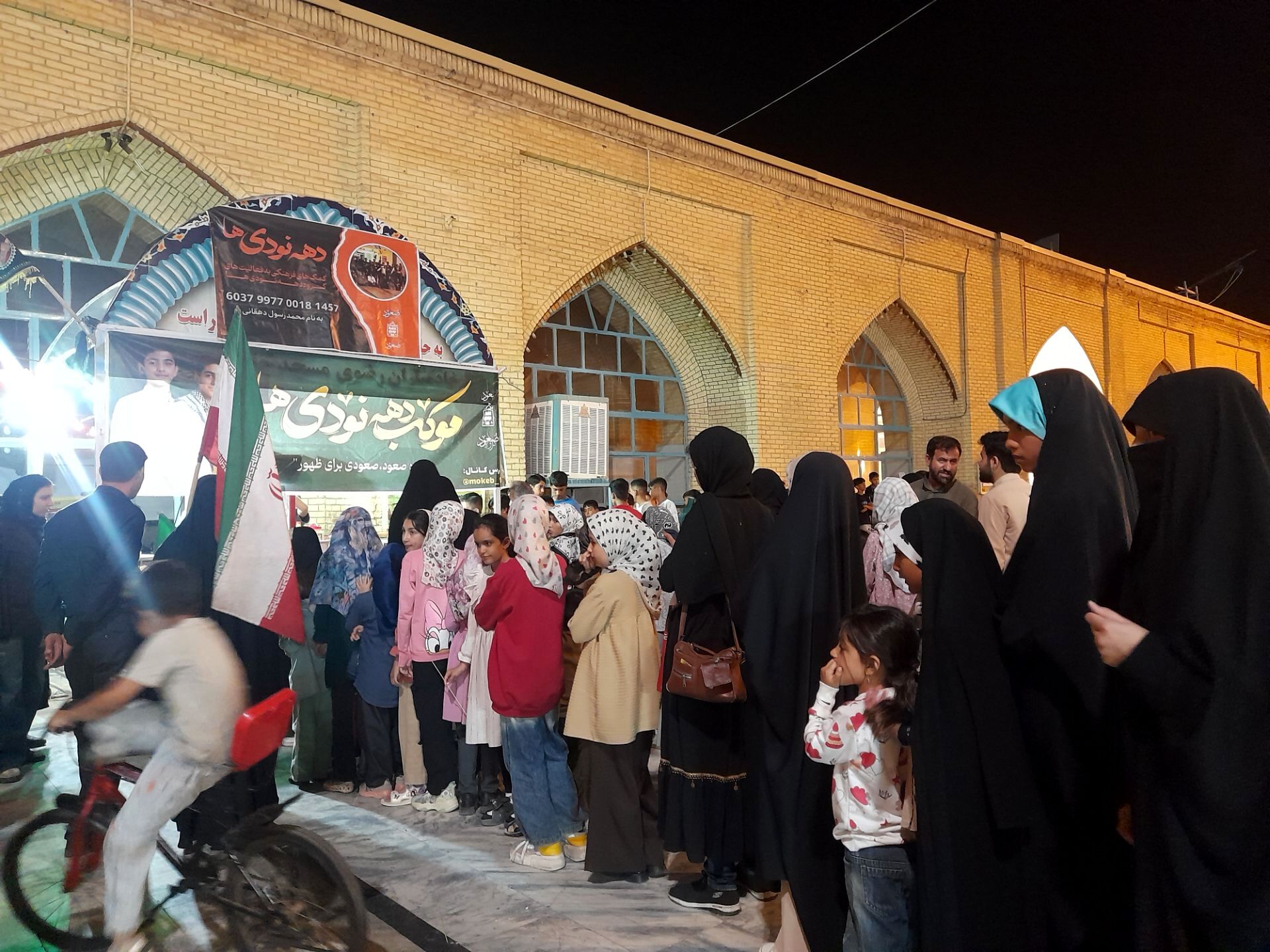 غرفه کودک با حضور کودکان انقلابی نیشابور 