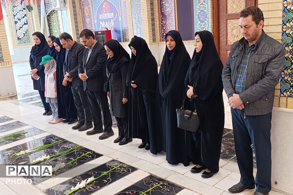 ادای احترام به شهدا و تجلیل از مربیان بهداشت در خراسان شمالی