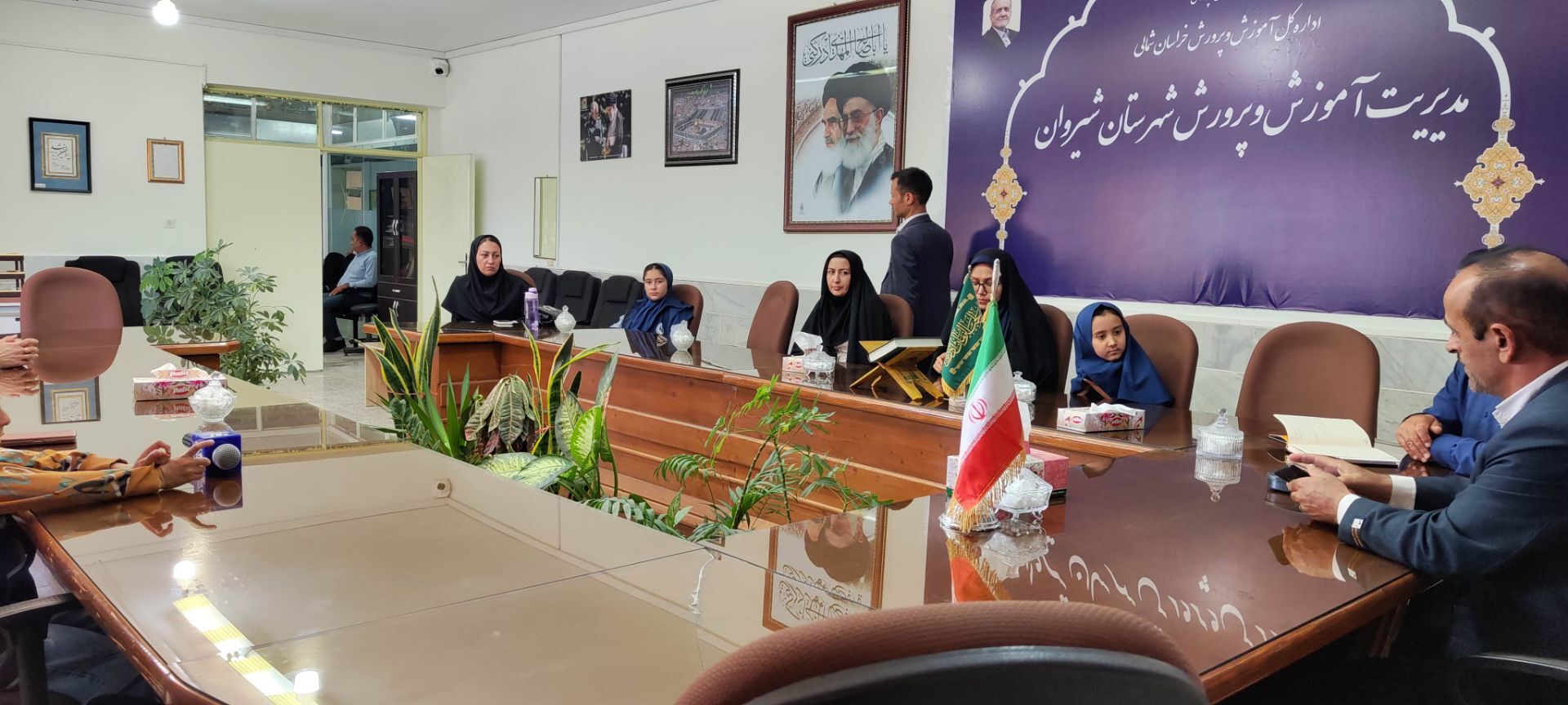 تجلیل مدیر آموزش و پرورش شهرستان شیروان از خبرنگاران پانا