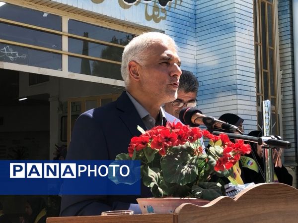 بازدید ارزیاب سازمان دانش‌آموزی کشور از دبیرستان تشکیلاتی المهدی ناحیه ۵ مشهد