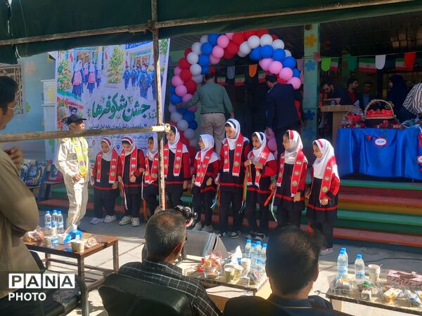 آغاز سال تحصیلی کلاس‌ اولی‌ ها با جشن شکوفه‌ ها در مدرسه شهید آوینی