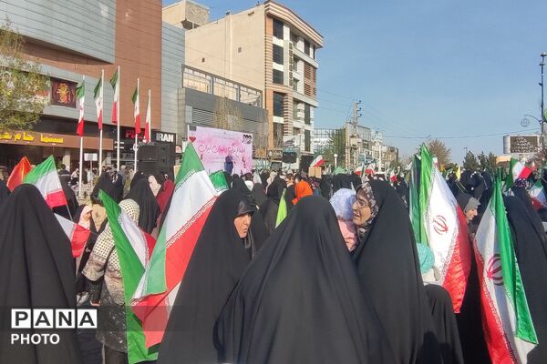 اجتماع بزرگ دختران ایران به مناسبت ولادت حضرت معصومه (س) و روز دختر در پردیس