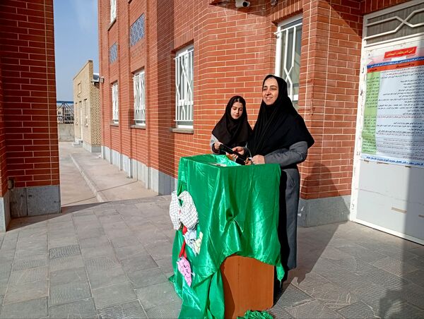 مراسم زنگ مهر در دبیرستان مشکات