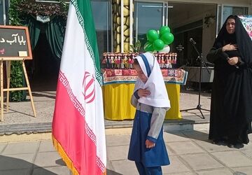 جشن شکوفه ها؛روایت آغاز یک فصل تازه در دبستان لطیفه