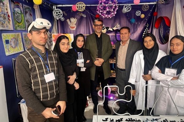 بازدید رئیس اداره آموزش و پرورش کهریزک از نمایشگاه دستاوردهای دانش‌آموزی در اداره کل آموزش و پرورش شهرستانهای تهران 