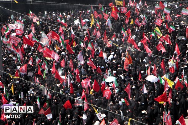 آخرین وداع با قائد شهید: پیکر مطهر آیت‌الله سیدعلی‌خامنه‌ای در میان سیل عاشقان به مصلی تهران رسید 