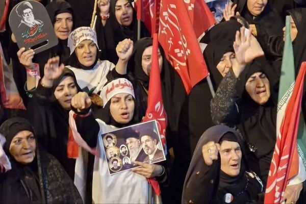 صد و سی شب بیعت با رهبری در نورآباد؛ تجدید میثاق مردم با ولایت