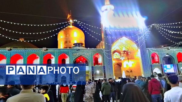 دیدار عاشقان با امام رضا(ع) در آخرین شب قدر