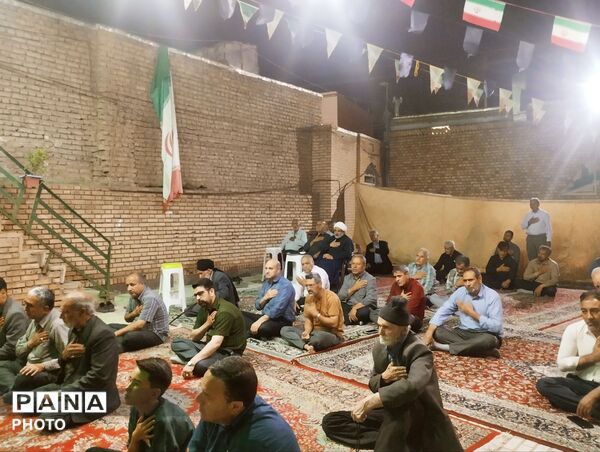سوگِ غربتِ جوادالائمه (ع)؛ دل‌های شکسته در شبی آکنده از اشک به هم رسیدند